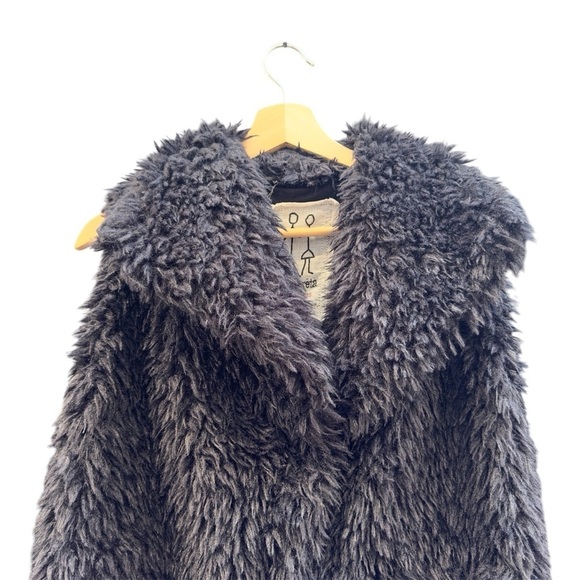 Johnny Was Pete & Greta faux fur vest - Picture 2 of 7